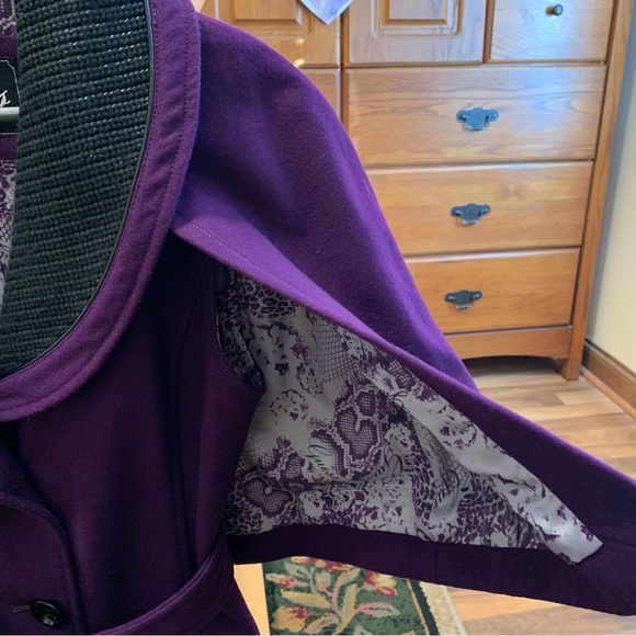 *NWOT* Guess Cape Coat - Picture 3 of 10